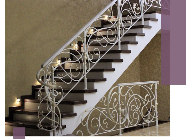 Кованые лестницы под ключ в Мирном — изготовление и монтаж